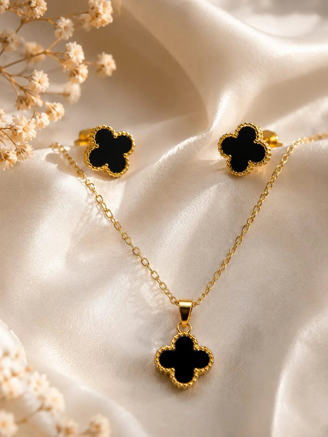 Mystique Clover Jewelry Set